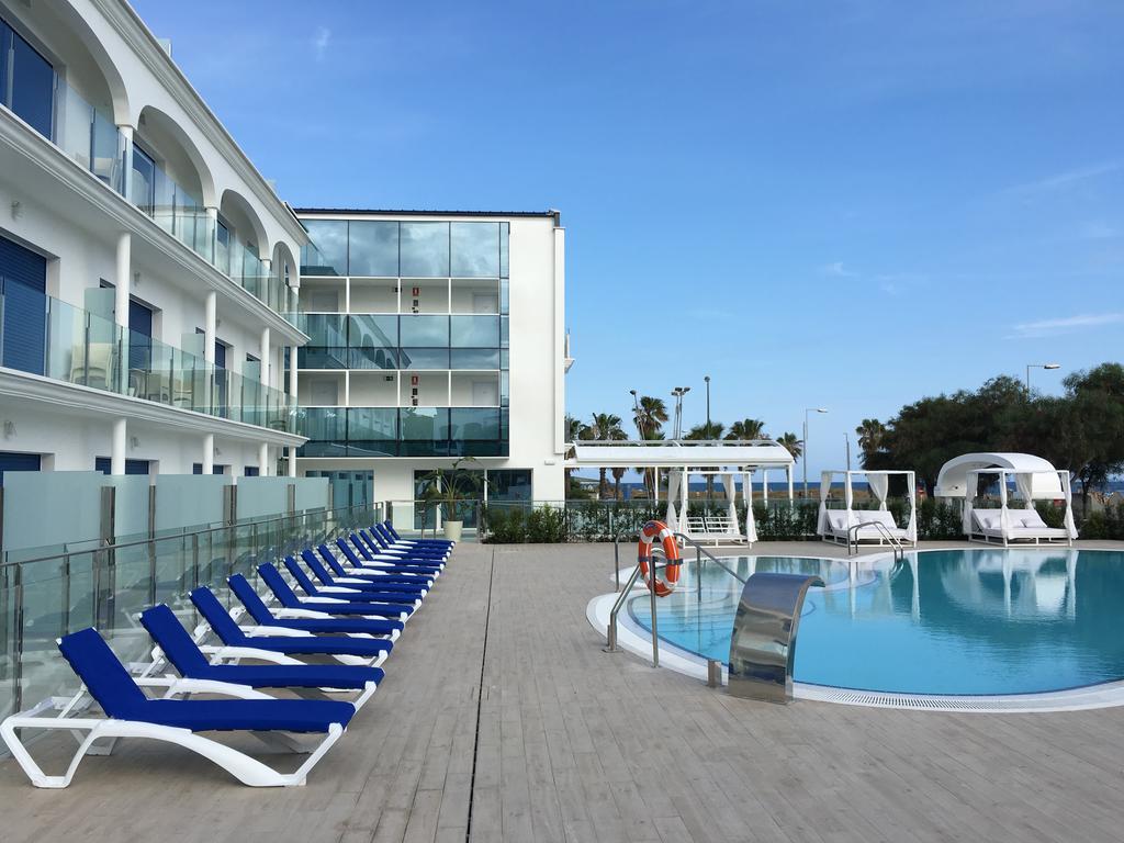 马思德地中海Spa公寓式酒店 卡斯特尔德费尔斯 外观 照片